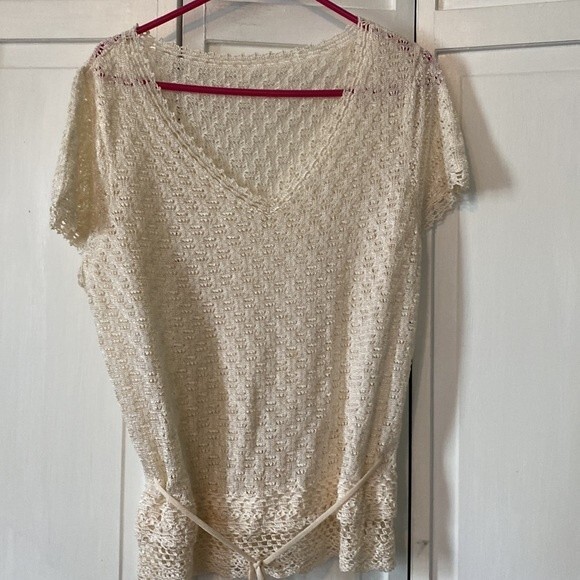 Handmade lace crochet blouse.  Gorgeous and intricate. - Picture 7 of 7